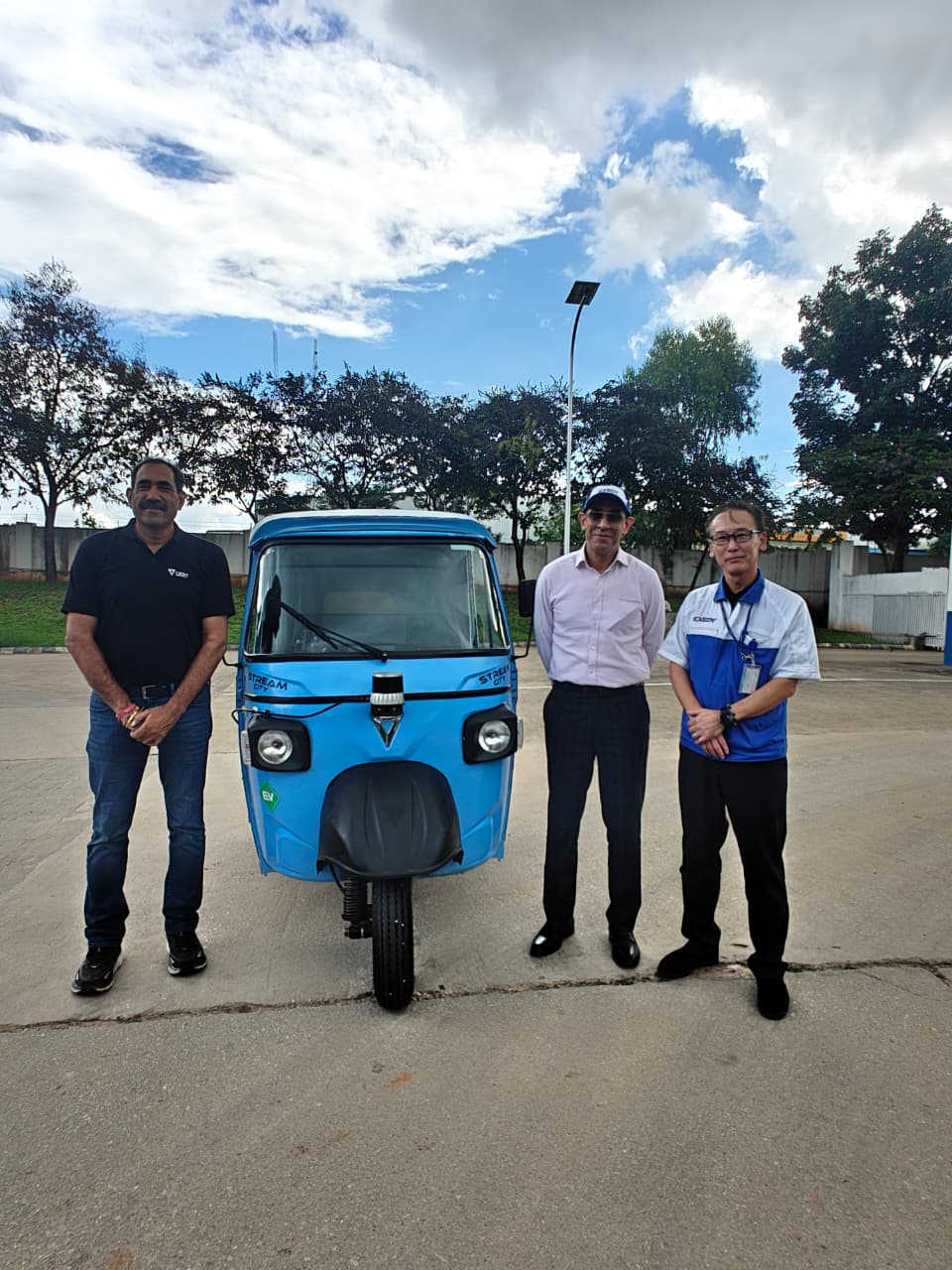 L R Mr Vivek Dhawan CSO OSM Mr Uday Narang Founder and Chairman OSM and Mr Kazunori Kusamizu Executive Officer Exedy Corporation and MD Exedy Clutch India