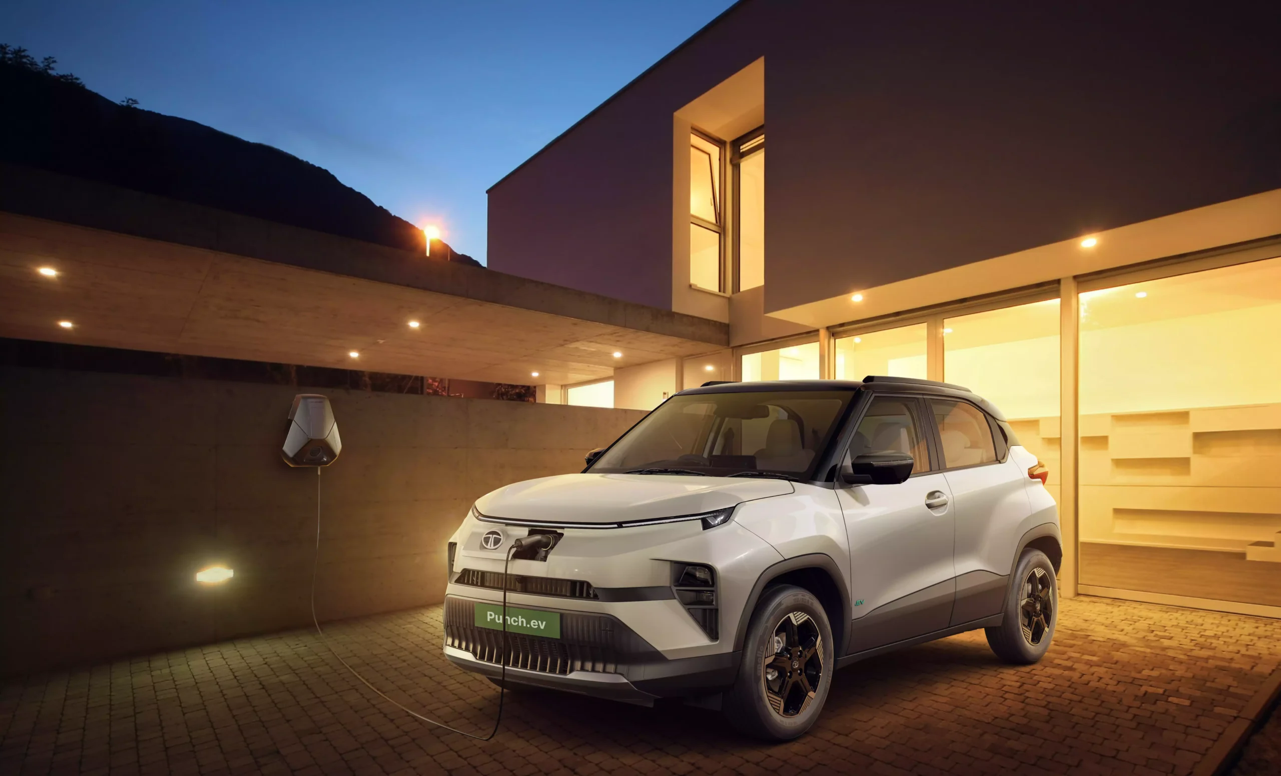 Tata Punch EV in hindi